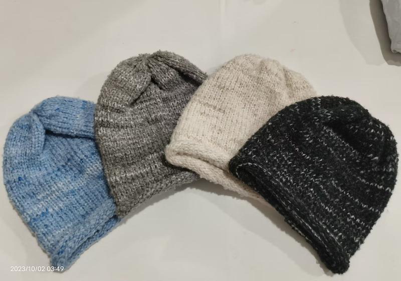 Zestaw 4 czapek beanie z wełny (niebieski