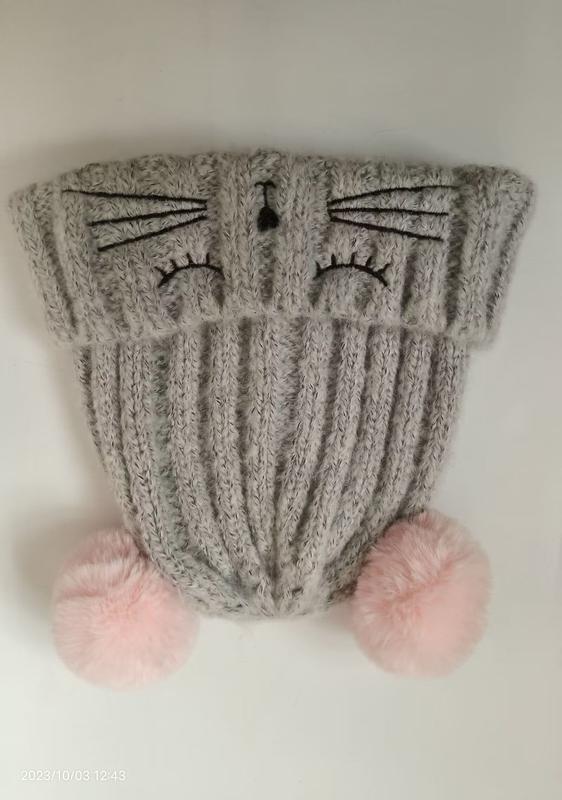 Szara czapka zimowa beanie z dzianiem w prążki