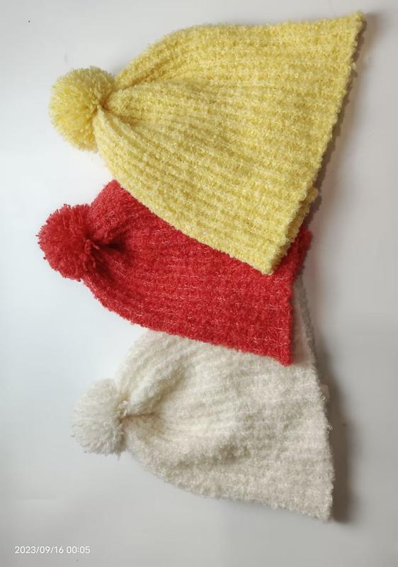Zestaw 3 czapek beanie chenille z pomponem w kolorach żółtym