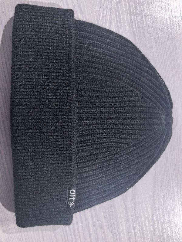 Czarna prążkowana czapka beanie z mankietem — hurtownia tekstyliów