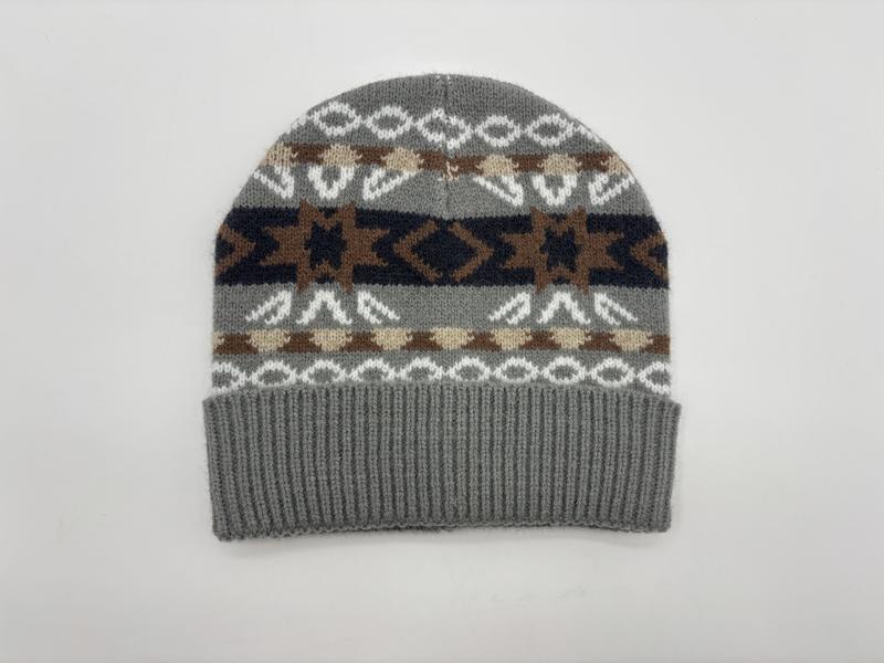 Szara czapka beanie z dzianiny ze wzorem geometrycznym w stylu południowo-zachodnim w brązie, granacie i bieli.