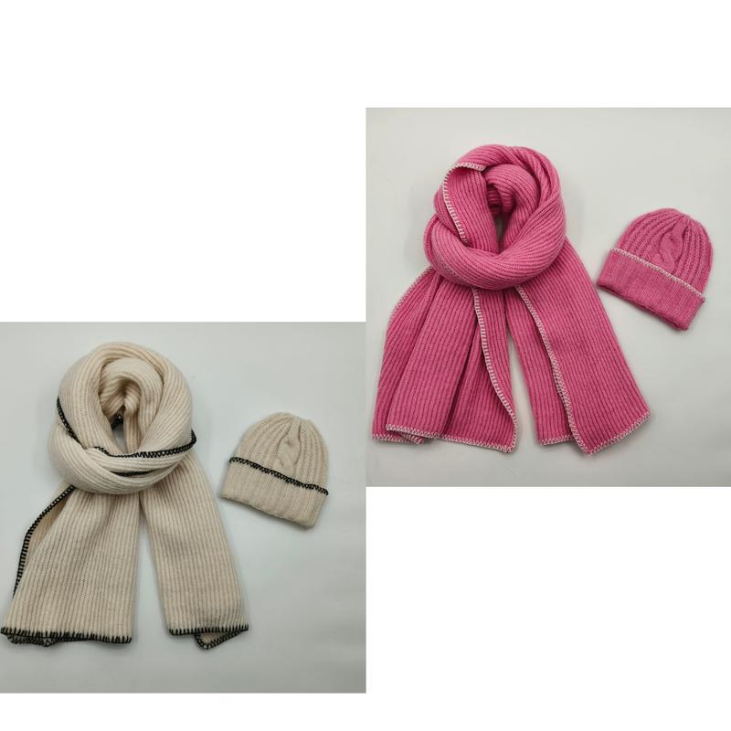 Dzianinowy szalik i czapka beanie w zestawie – kremowy z czarnym i różowy z białym wykończeniem.